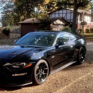 Meet your Posher, Posh